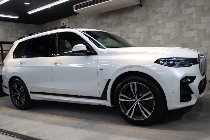 BMW X7 ミネラルホワイト 右ドア