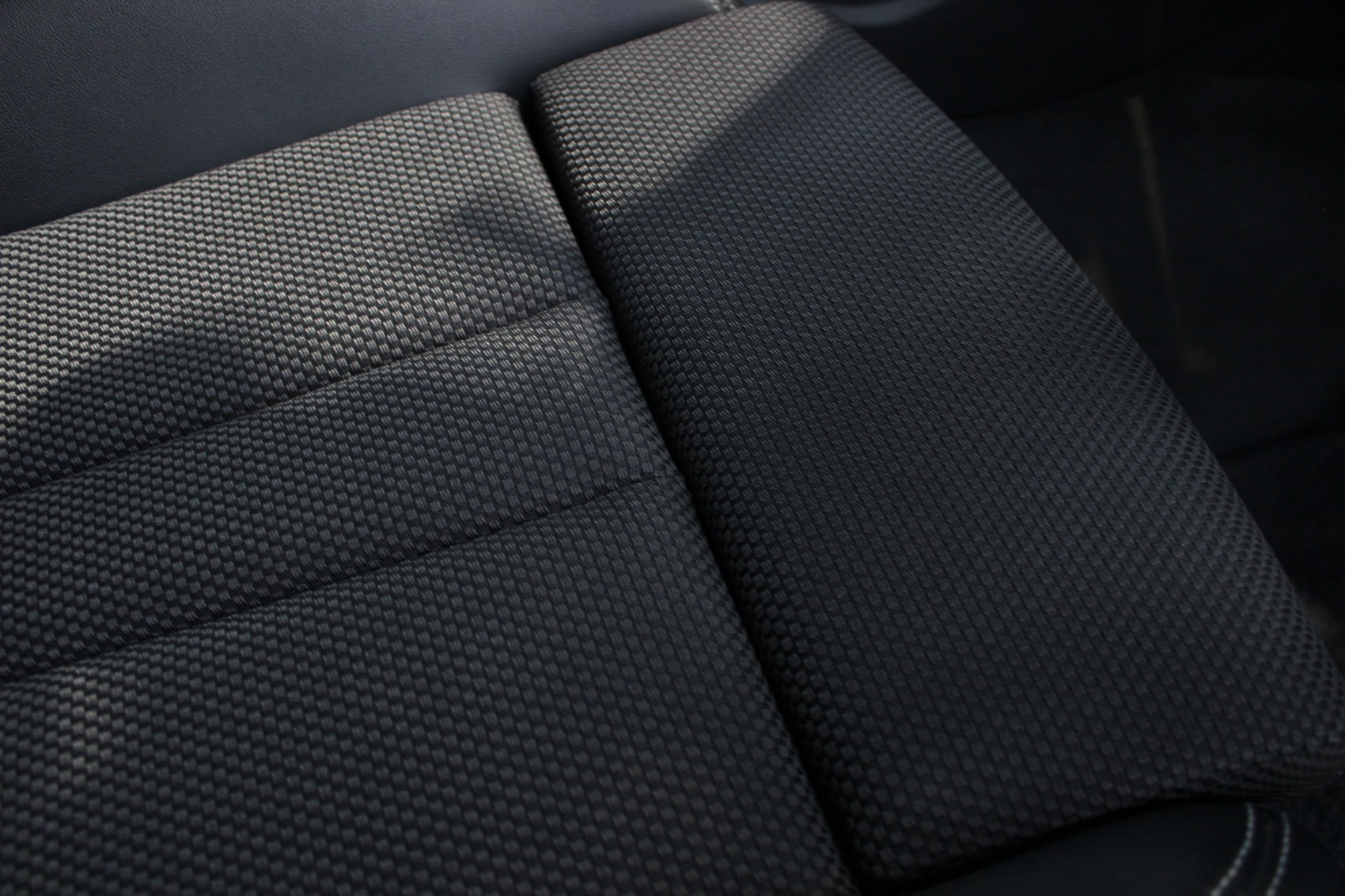 アウディ A4 デイトナグレーパールエフェクト シートコーティング 運転席座面