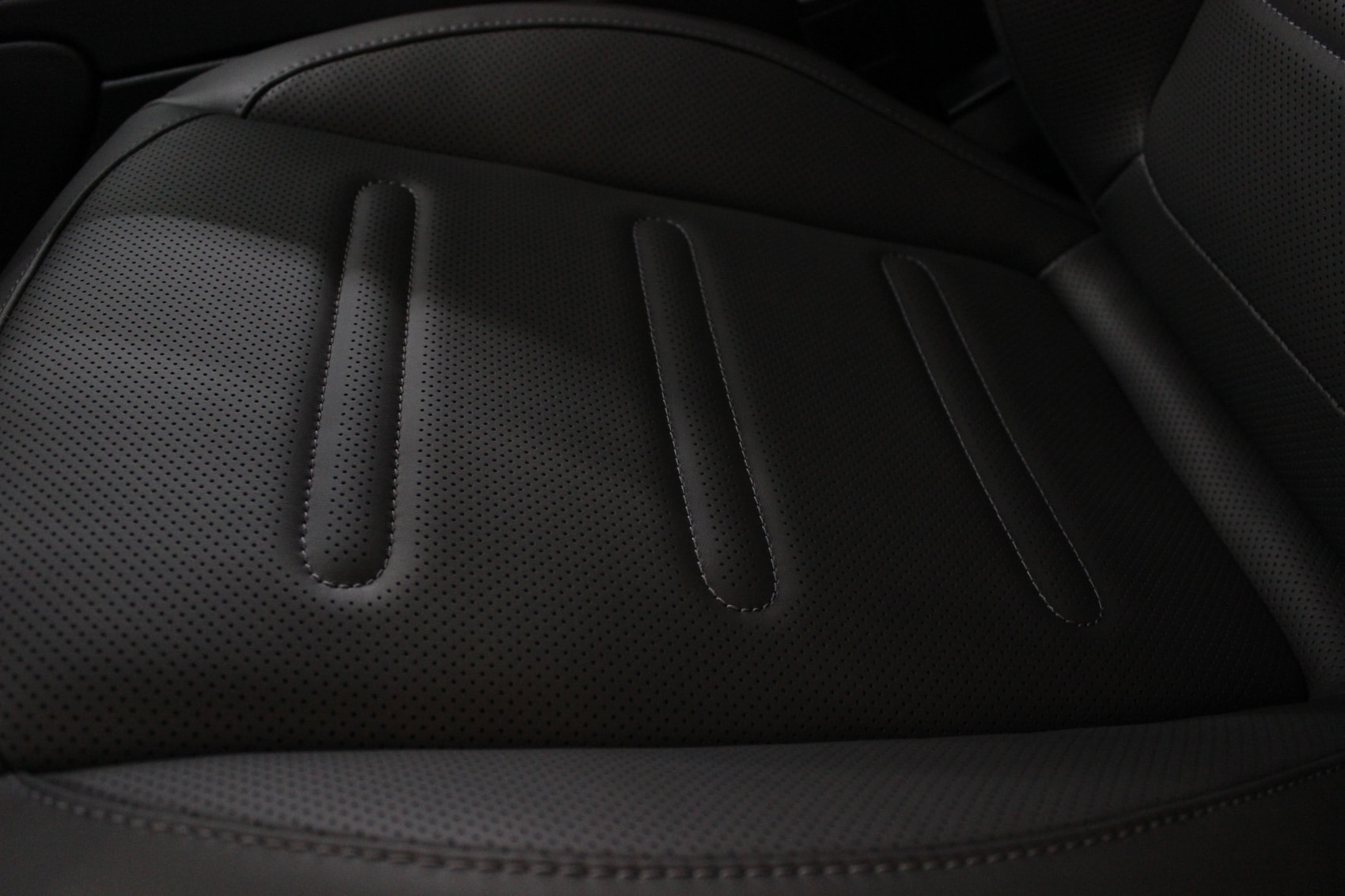 メルセデスベンツ G400d オパリスホワイト シートコーティング 運転席座面