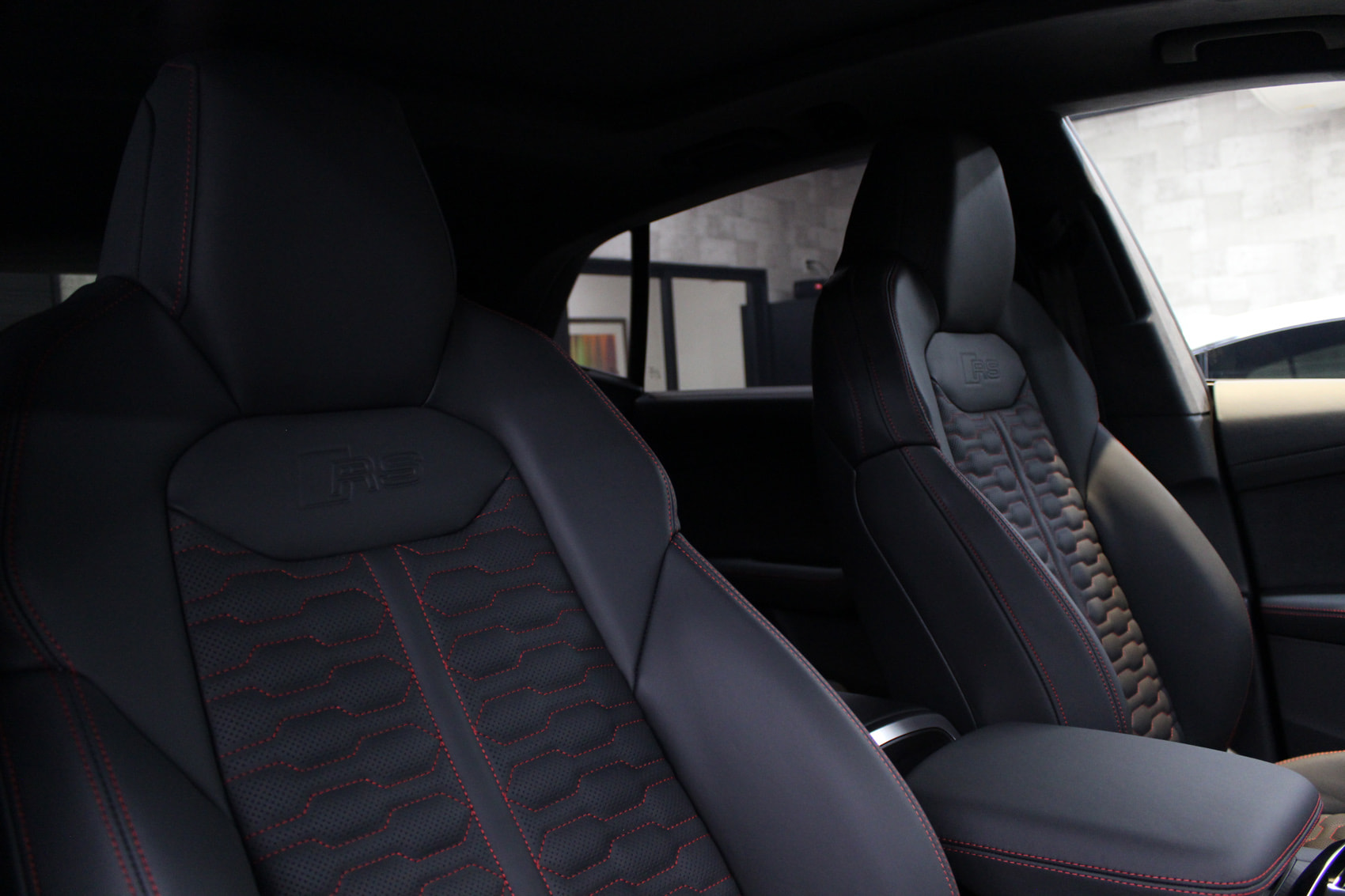 アウディ RS Q8 デイトナグレーパールエフェクト シートコーティング