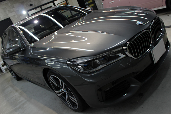 BMW 740i Mスポーツ マジェリングレーメタリック ボンネット2