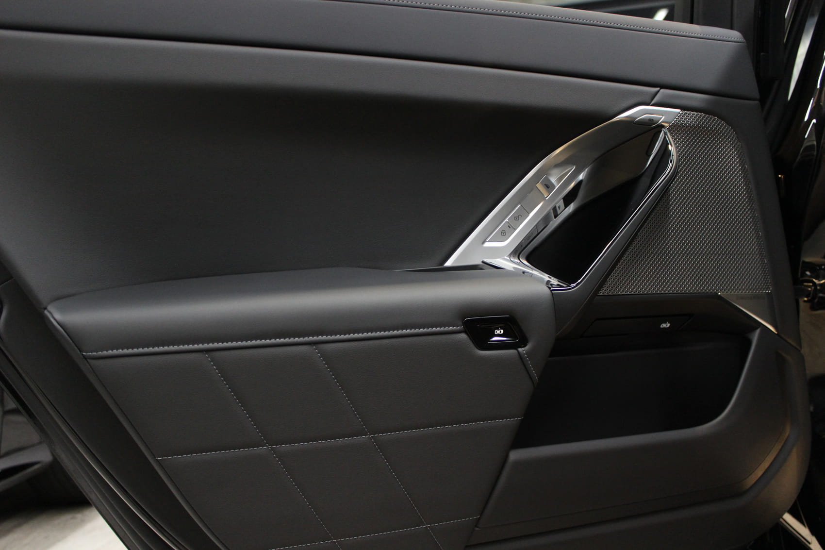 BMW 740i ブラックサファイア 内装コーティング ドアトリム