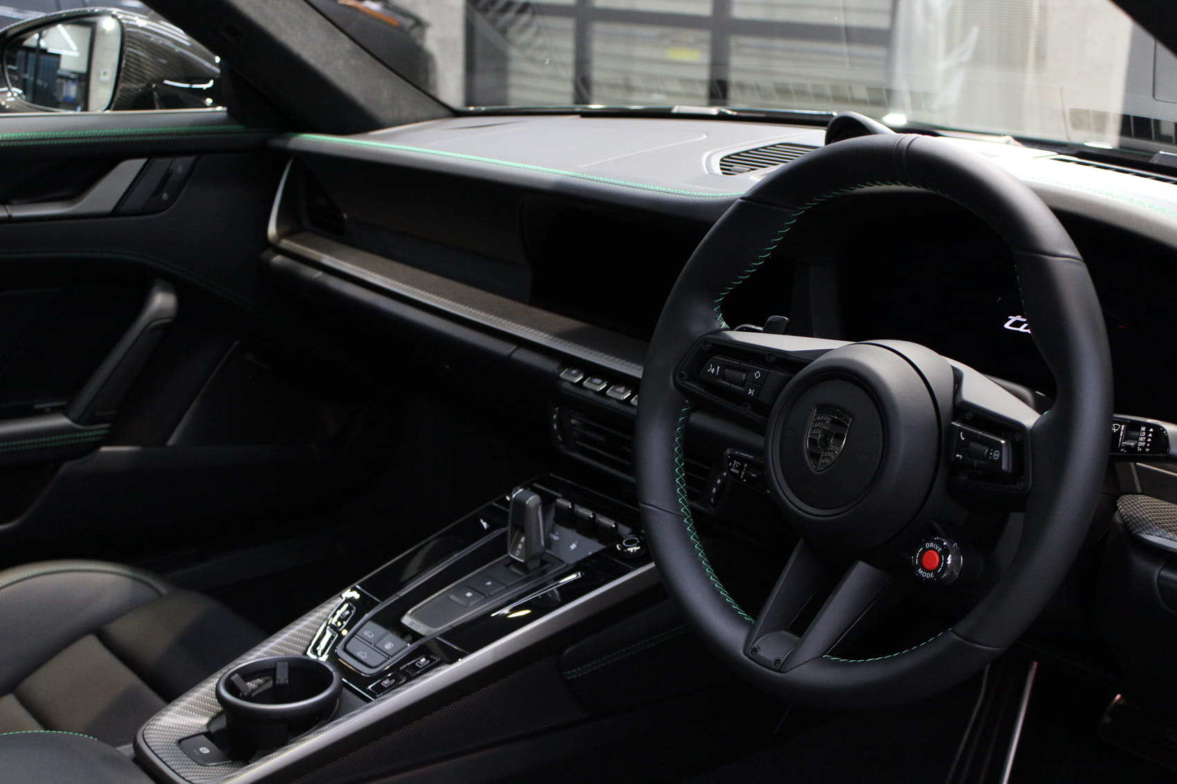 ポルシェ 911ターボS オークグリーンメタリックネオ 内装 レザーコーティング