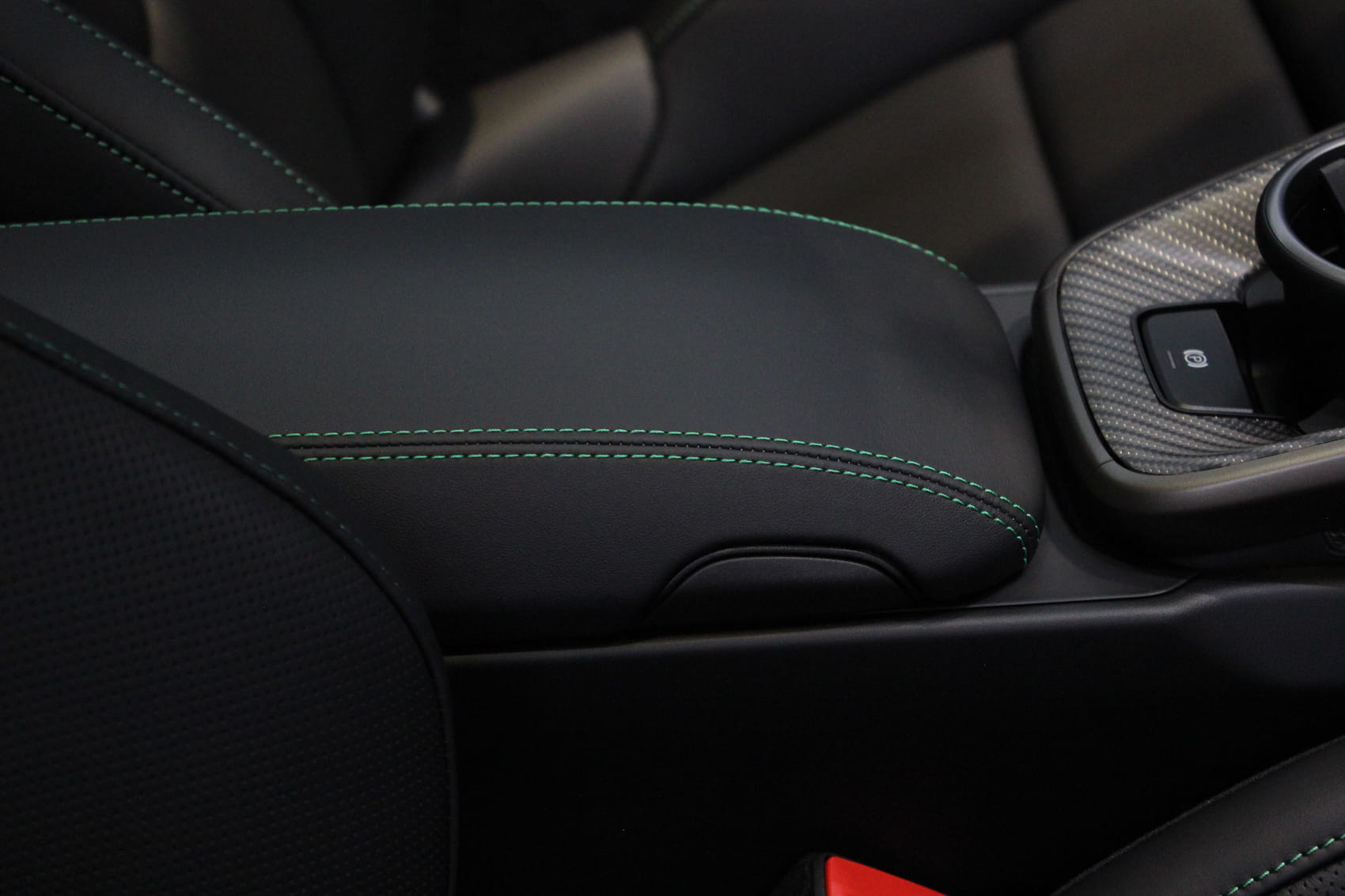 ポルシェ 911ターボS オークグリーンメタリックネオ 内装 レザーコーティング
